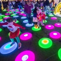 kids play with dance circles
